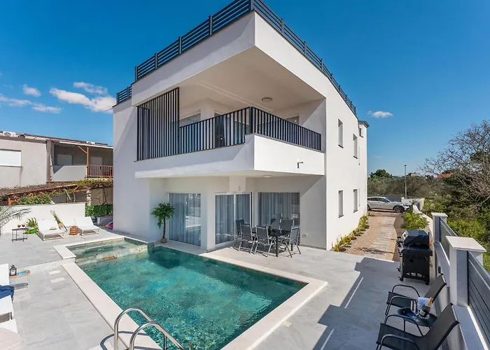 Semesterbostad Amazing In