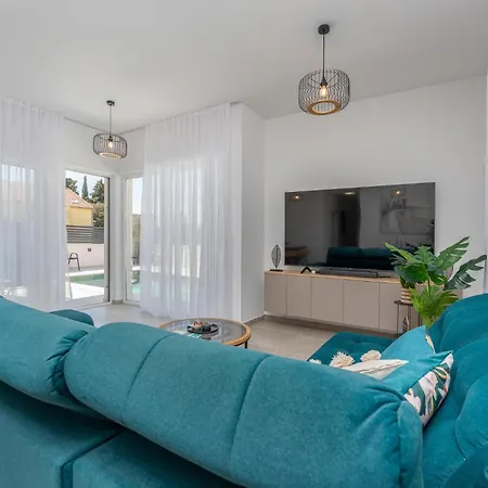 Pet Friendly In Сasa de vacaciones Drage
